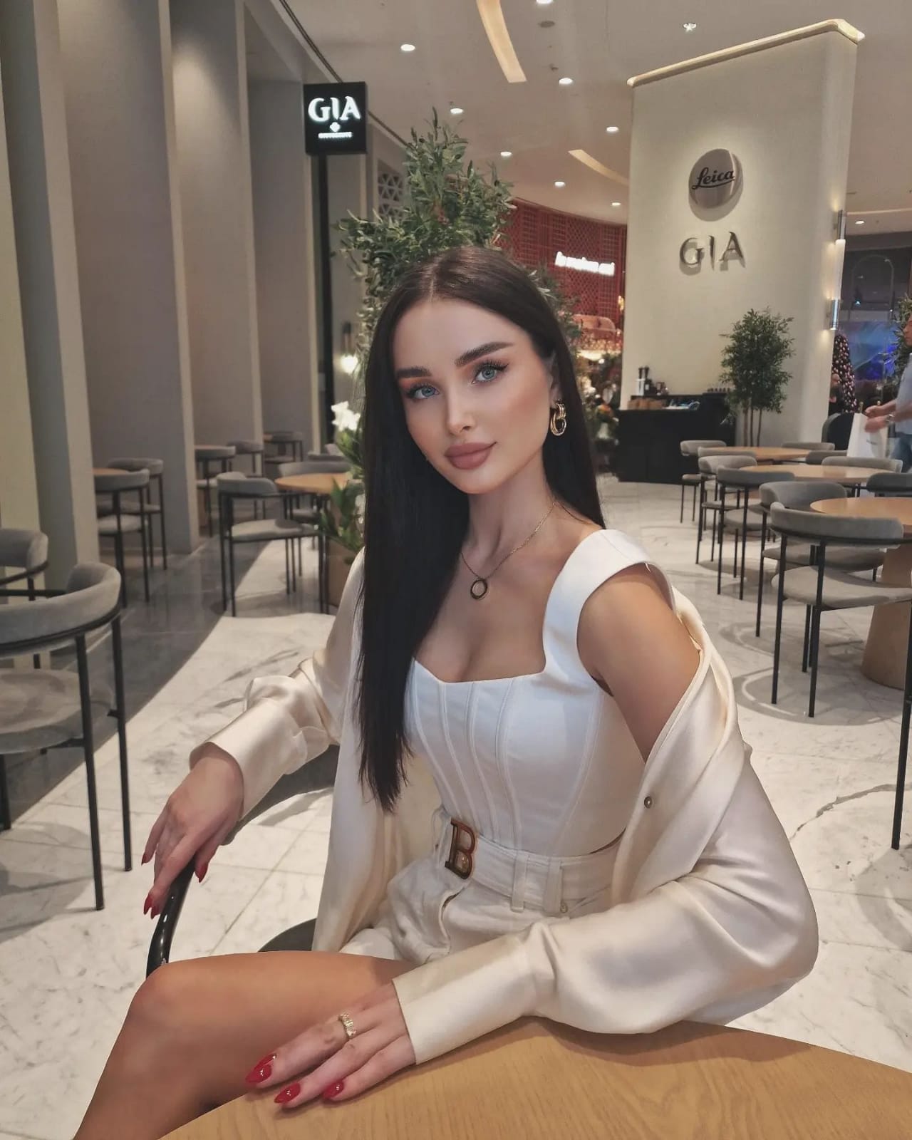 Esmer Bomba Florya Escort Kiraz